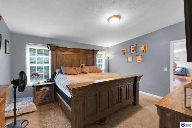 435 Thompson Lane, Vine Grove, KY 40175