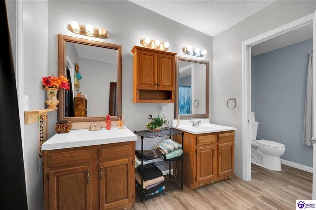 435 Thompson Lane, Vine Grove, KY 40175