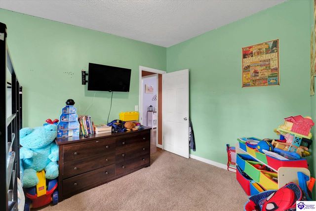 435 Thompson Lane, Vine Grove, KY 40175