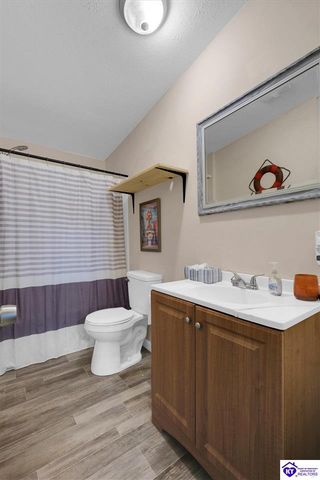 435 Thompson Lane, Vine Grove, KY 40175