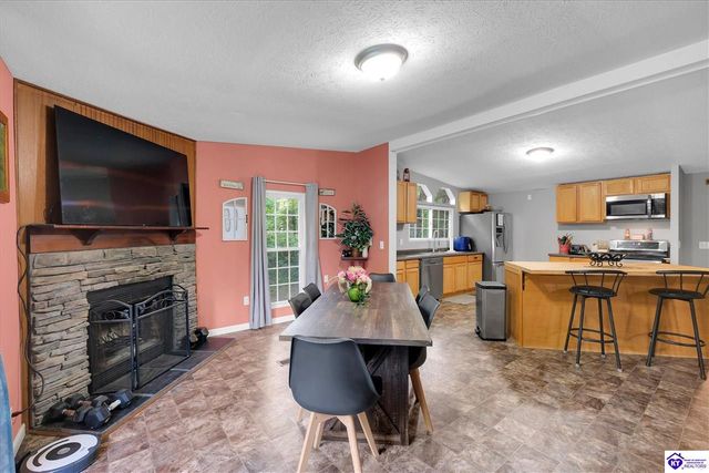 435 Thompson Lane, Vine Grove, KY 40175