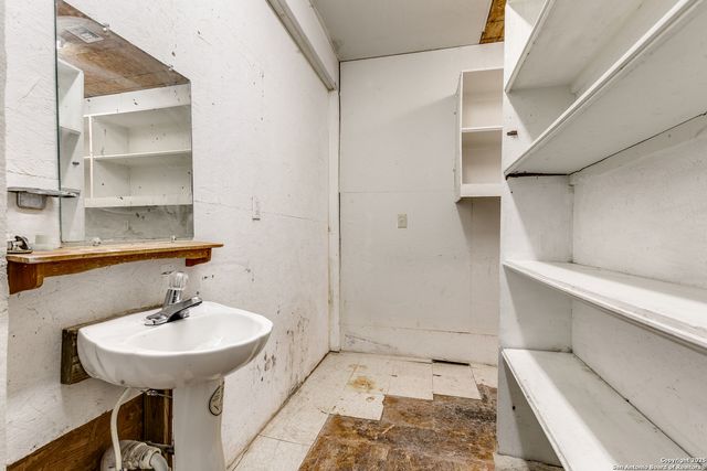 1022 S Hamilton, San Antonio, TX 78207