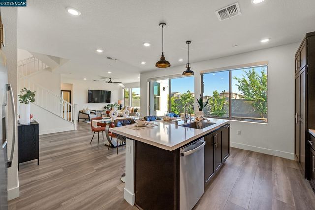 5866 Silhouette Ct, Dublin, CA 94568