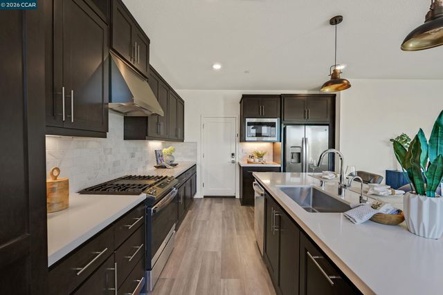 5866 Silhouette Ct, Dublin, CA 94568