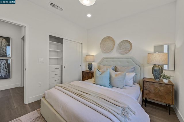 5866 Silhouette Ct, Dublin, CA 94568