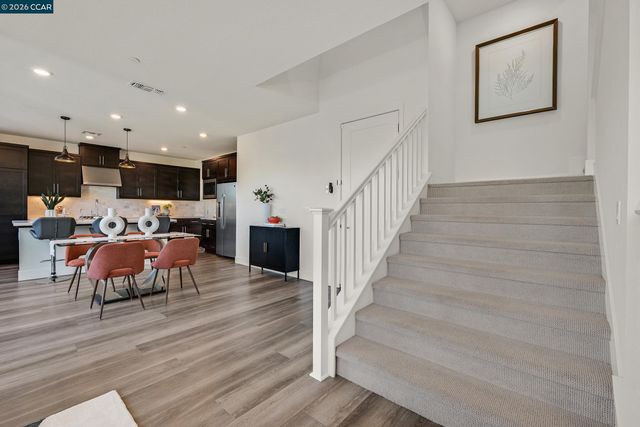 5866 Silhouette Ct, Dublin, CA 94568