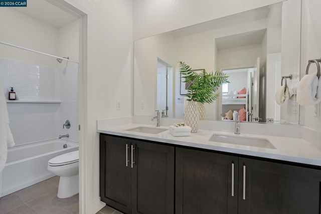 5866 Silhouette Ct, Dublin, CA 94568