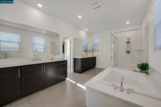 5866 Silhouette Ct, Dublin, CA 94568