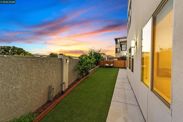 5866 Silhouette Ct, Dublin, CA 94568