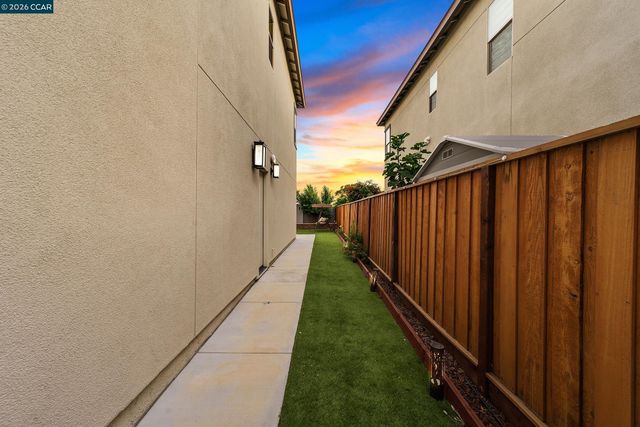 5866 Silhouette Ct, Dublin, CA 94568