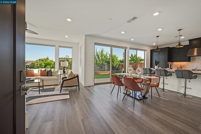 5866 Silhouette Ct, Dublin, CA 94568