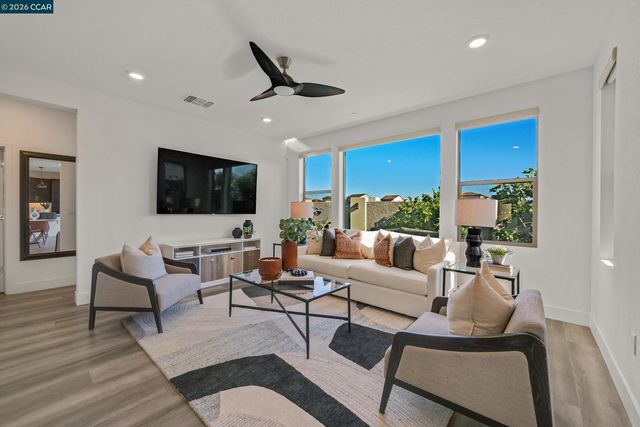 5866 Silhouette Ct, Dublin, CA 94568