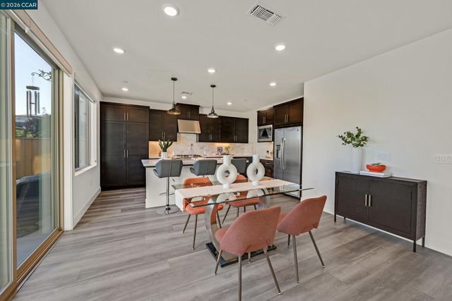 5866 Silhouette Ct, Dublin, CA 94568