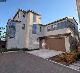 5866 Silhouette Ct, Dublin, CA 94568