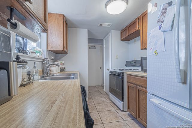 3002 Aragon, San Antonio, TX 78211