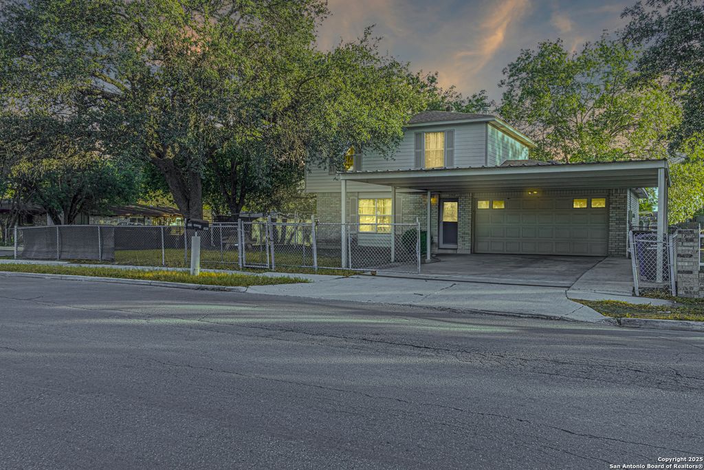 3002 Aragon, San Antonio, TX 78211