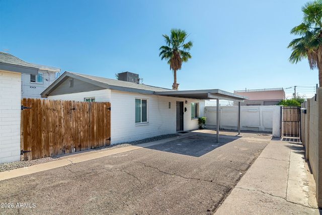 2142 E TAYLOR Street, Phoenix, AZ 85006