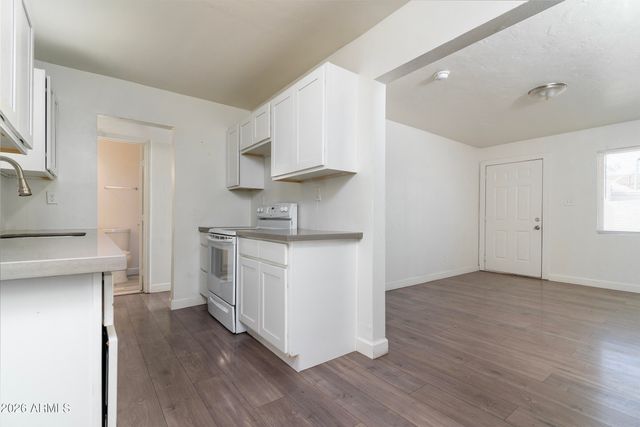 2142 E TAYLOR Street, Phoenix, AZ 85006