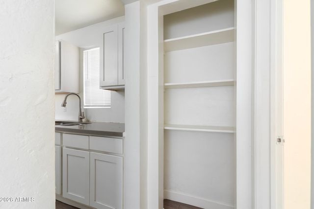 2142 E TAYLOR Street, Phoenix, AZ 85006