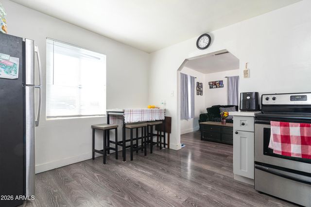 2142 E TAYLOR Street, Phoenix, AZ 85006