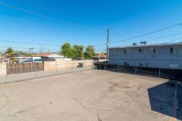 2142 E TAYLOR Street, Phoenix, AZ 85006