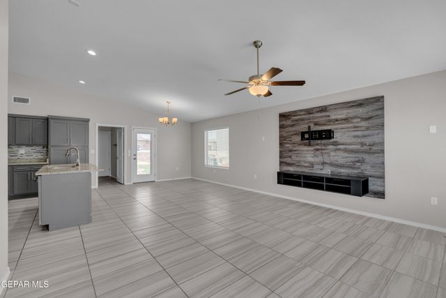 2865 MARIA CASAS Street, El Paso, TX 79938