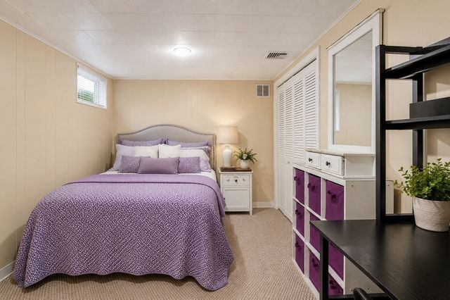 11 Sunset Dr, Easton, MA 02334