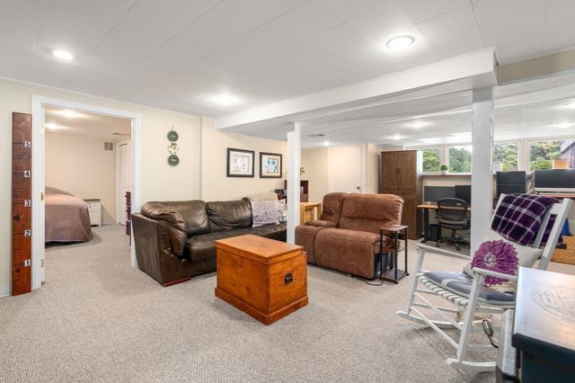 11 Sunset Dr, Easton, MA 02334