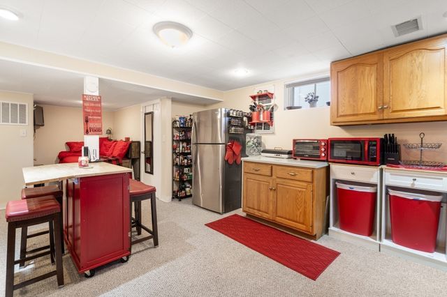 11 Sunset Dr, Easton, MA 02334