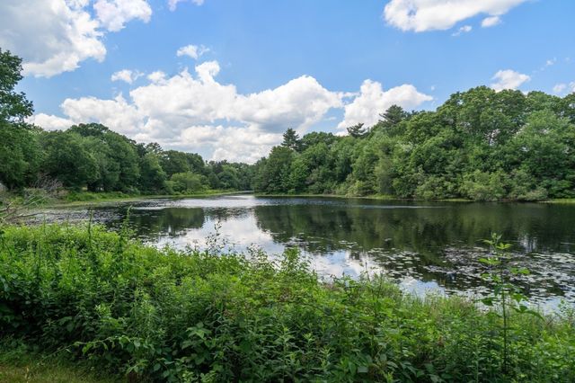 11 Sunset Dr, Easton, MA 02334