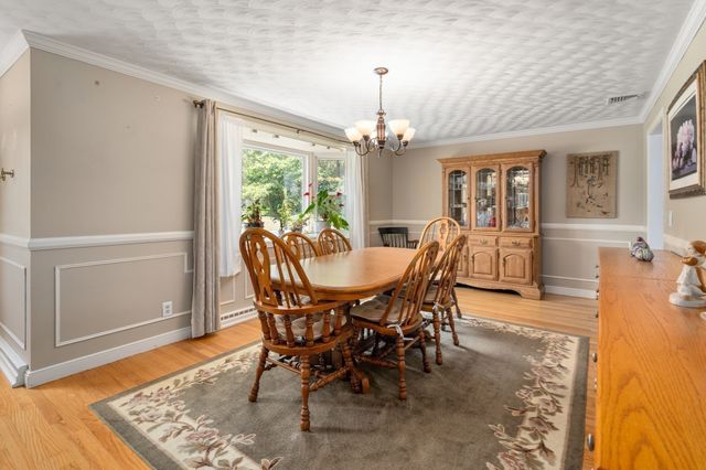 11 Sunset Dr, Easton, MA 02334