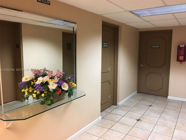 701 Three Islands Blvd 507, Hallandale Beach, FL 33009