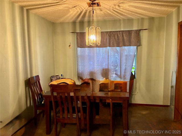 411321 E 1080 Road, Checotah, OK 74426