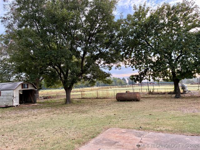 411321 E 1080 Road, Checotah, OK 74426