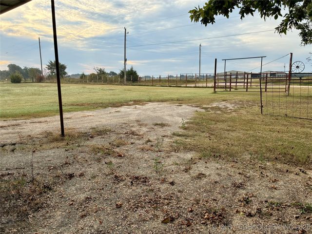 411321 E 1080 Road, Checotah, OK 74426