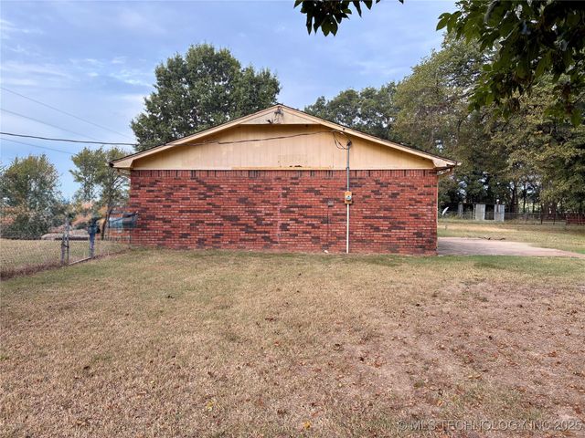 411321 E 1080 Road, Checotah, OK 74426