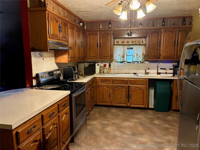 411321 E 1080 Road, Checotah, OK 74426