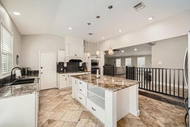 7507 Davy DR, Volente, TX 78641