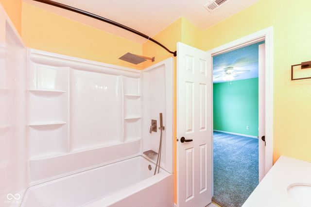 19304 Fox Chase Drive, Noblesville, IN 46062