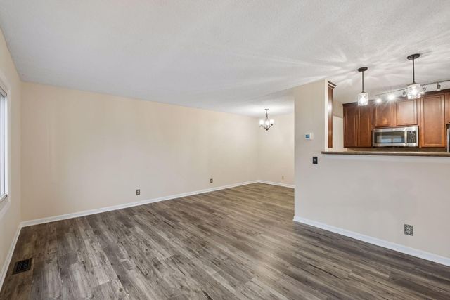 1498 Woodview Avenue W, Eagan, MN 55122