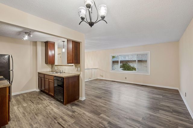 1498 Woodview Avenue W, Eagan, MN 55122