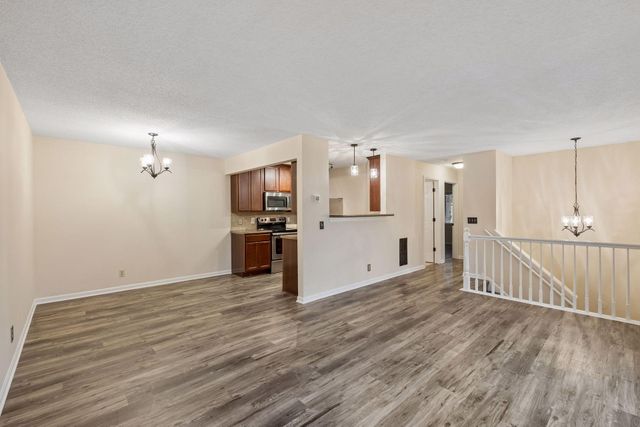 1498 Woodview Avenue W, Eagan, MN 55122