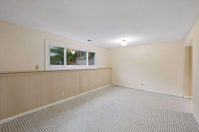 1498 Woodview Avenue W, Eagan, MN 55122