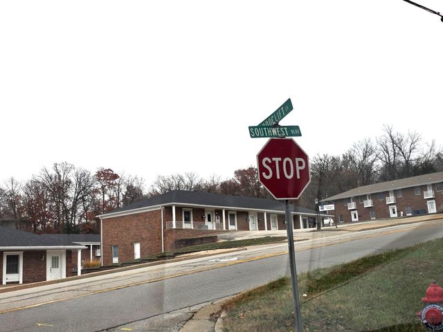 1104 SOUTHWEST BLVD, Jefferson City, MO 65109