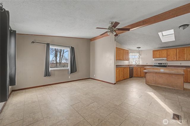 10124 Road 16 NE, Moses Lake, WA 98837