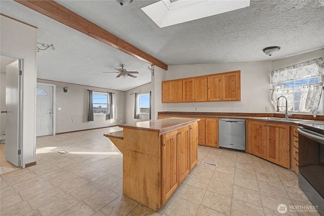 10124 Road 16 NE, Moses Lake, WA 98837