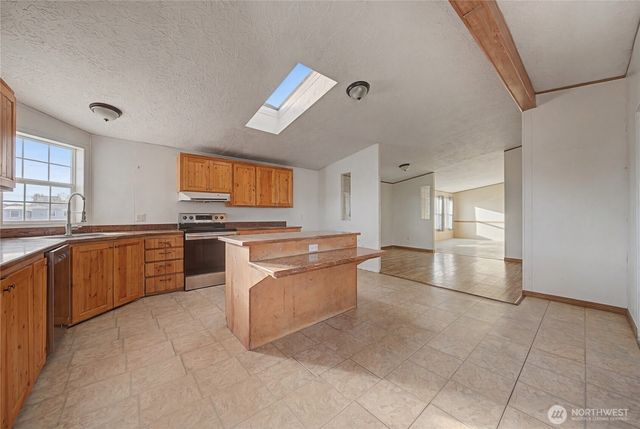 10124 Road 16 NE, Moses Lake, WA 98837