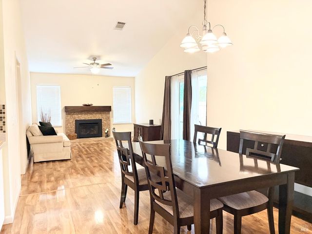 814 Capistrano Dr, Suisun City, CA 94585