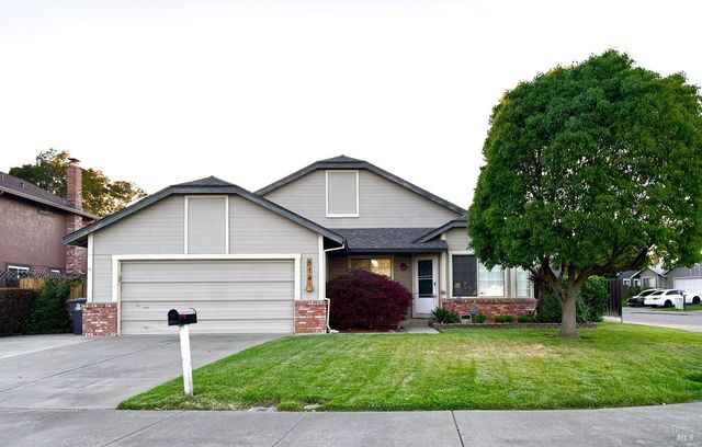 814 Capistrano Dr, Suisun City, CA 94585