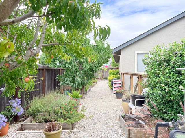 814 Capistrano Dr, Suisun City, CA 94585